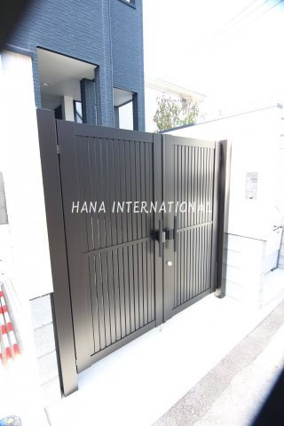 ミッドテラス草加のエントランス