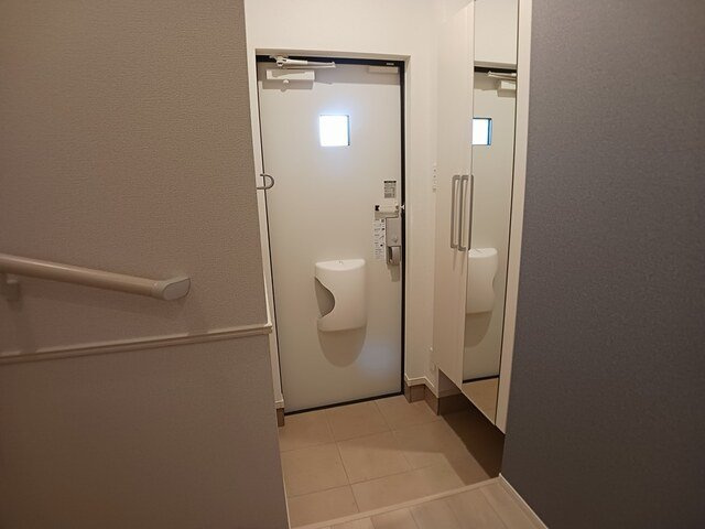 ヴィラ　セレーノの玄関