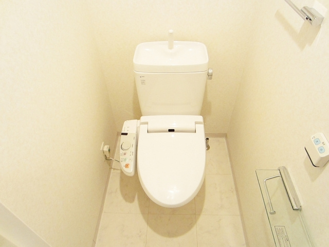 グラントゥルース東十条のトイレ|温水洗浄機能付きトイレです♪