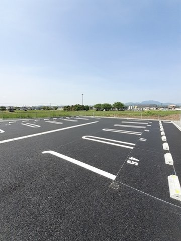 アレッシオの駐車場