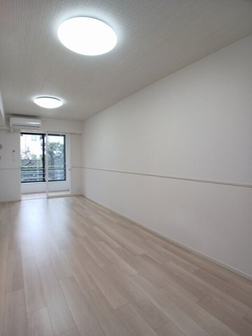 Ｋｕｒａ・保田窪本町の居間・リビング