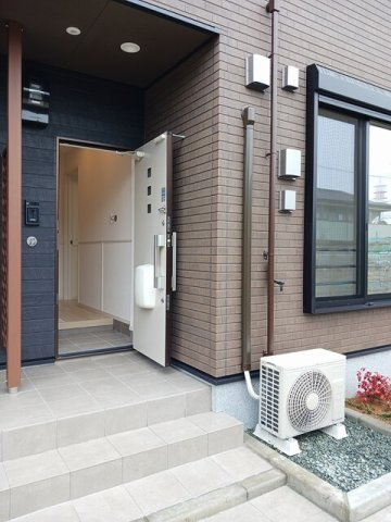 Ｋｕｒａ・保田窪本町の玄関