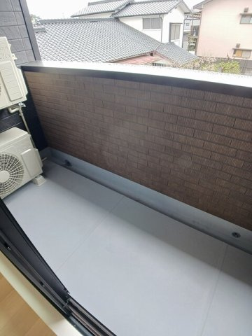 Ｋｕｒａ・保田窪本町のバルコニー
