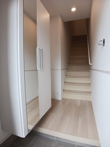 Ｋｕｒａ・保田窪本町の玄関