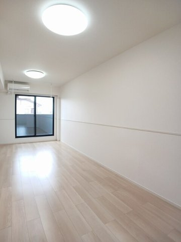 Ｋｕｒａ・保田窪本町の居間・リビング