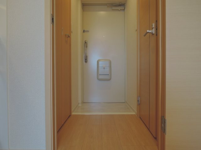 プランドール高槻の玄関