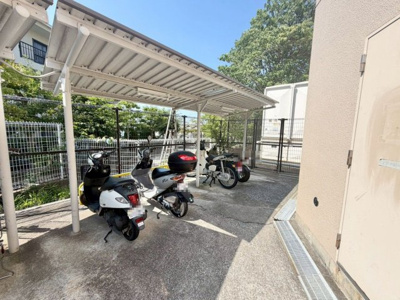 【駐輪場】 | ライオンズヒルズ堀上町 | 温水便座洗浄便座ですので、寒い日も温かい便座で安心して使用していただけますよ！