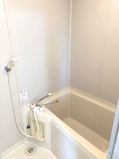 東京アパートメントの浴室