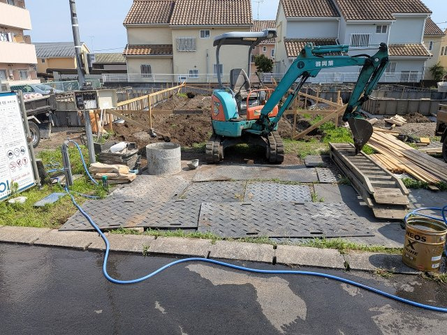 八王子市　椚田町　新築一戸建ての駐車場|～並列2台駐車可能カースペース～