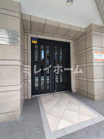 クレイシア西小山のエントランス