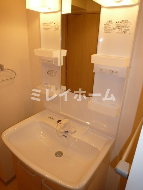 クレイシア西小山の洗面所