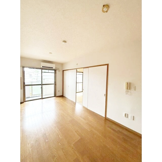 藤沢市今田の賃貸マンションの居間・リビング