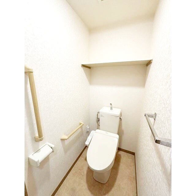 藤沢市今田の賃貸マンションのトイレ