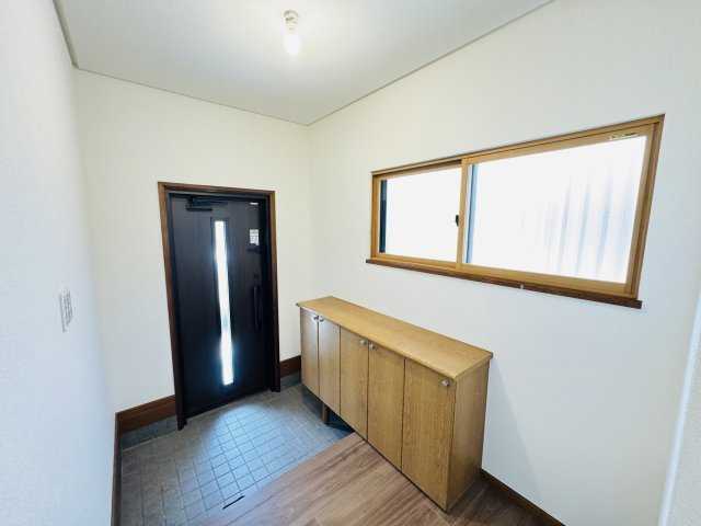 高崎市吉井町南陽台　中古住宅の玄関|高崎市吉井町南陽台　中古住宅