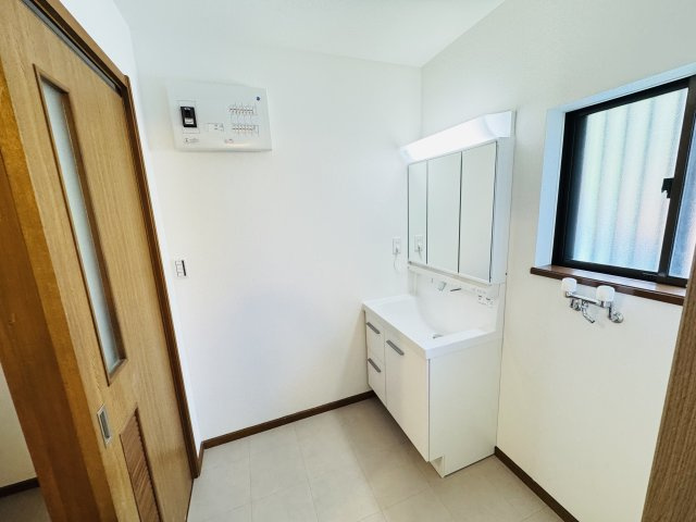 高崎市吉井町南陽台　中古住宅の独立洗面台|高崎市吉井町南陽台　中古住宅