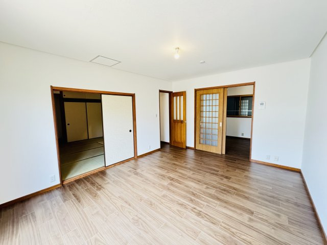 高崎市吉井町南陽台　中古住宅の居間・リビング|高崎市吉井町南陽台　中古住宅