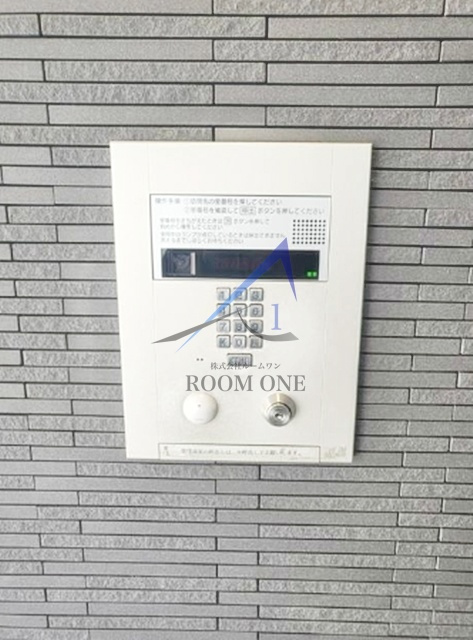 フェニシア学芸大学のセキュリティ|オートロックです。