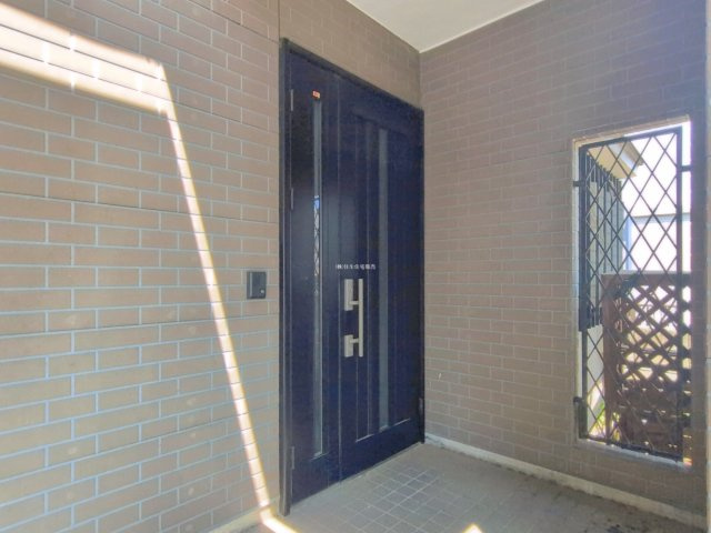 ふじみ野市谷田２丁目の中古一戸建の玄関