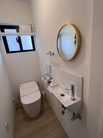 北谷町砂辺中古戸建のその他|2階にもトイレは絶対嬉しい♪