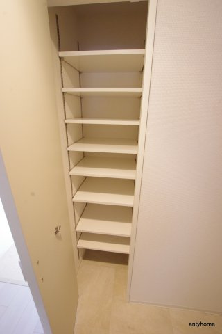 セレニテ本町ルフレ　仲介手数料無料の収納
