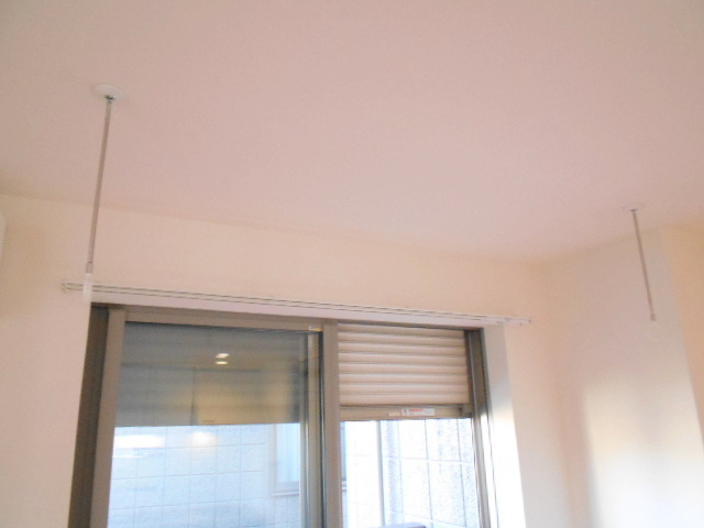 Ｎ・Ａ　ＰＬＡＺＡ　ＯＭＯＲＩ　Ⅲの内装|室内物干しフック、防犯シャッター
