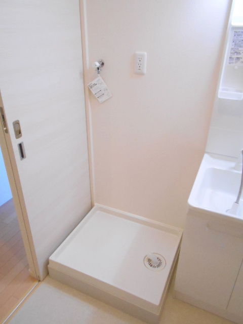 Ｎ・Ａ　ＰＬＡＺＡ　ＯＭＯＲＩ　Ⅲの設備|室内洗濯機置場