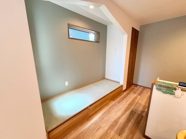 福住２条９丁目　新築戸建のその他|キッチン・ダイニング横には、ヌックスペースをご用意。リビングとは少し違う、自分だけのくつろぎ空間。