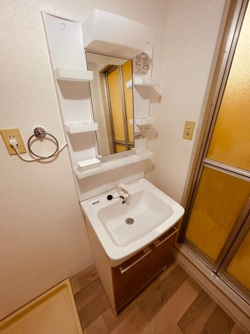 クレセント垂水の洗面所