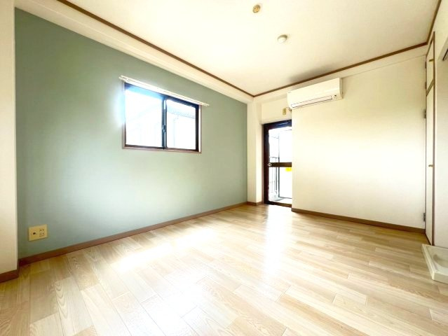 岡松ハイツの居間・リビング