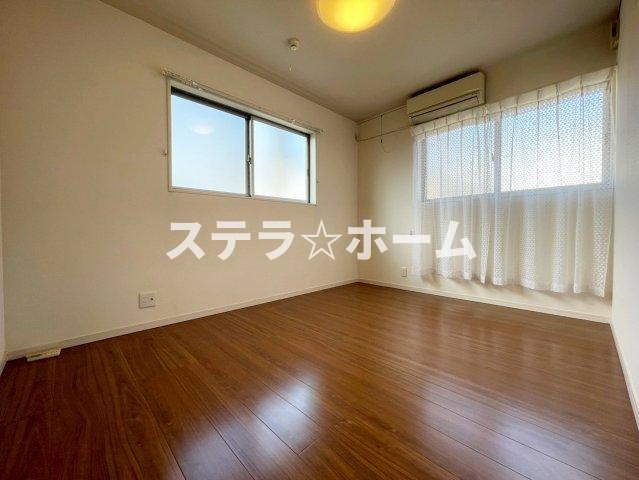 石橋麻田町 中古戸建の洋室|コンパクトで使いやすい洋室です