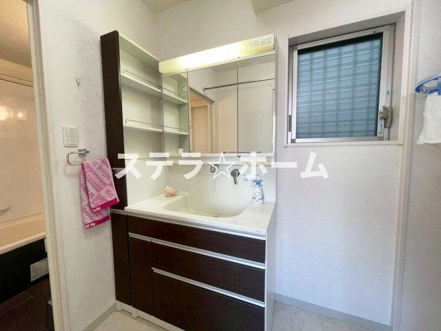 石橋麻田町 中古戸建の独立洗面台|朝の身支度には欠かせない独立洗面化粧台