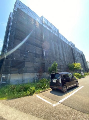神陵台東住宅48号棟の駐車場
