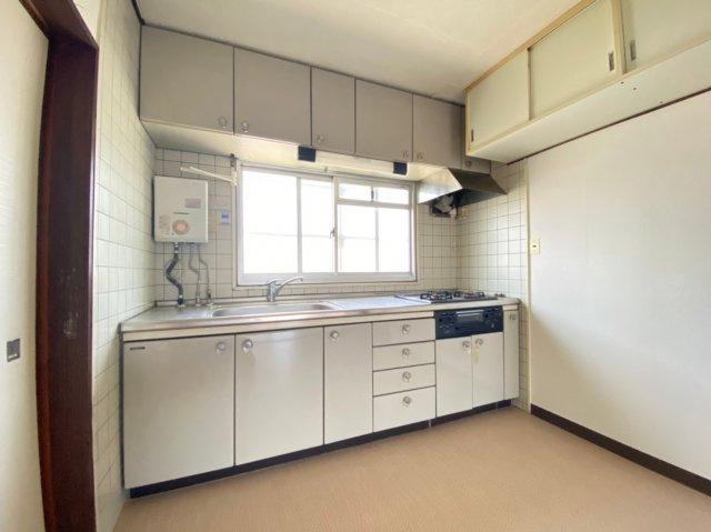 神陵台東住宅48号棟のキッチン