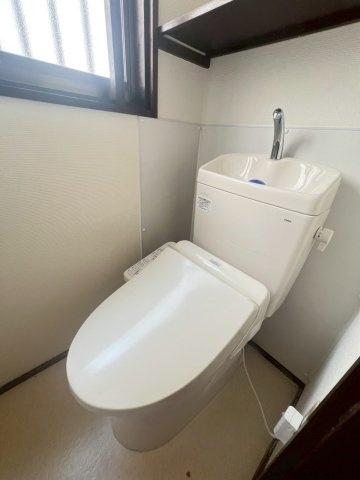 下畑町貸家のトイレ