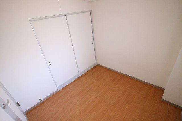 メゾン日宏の子供部屋|※同建物別部屋の参考写真です。
