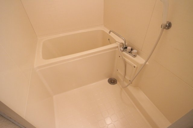 メゾン日宏の浴室|※同建物別部屋の参考写真です。