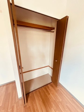 モンセーヌ西神南6号棟の収納
