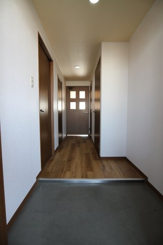 ボヌール安井の玄関