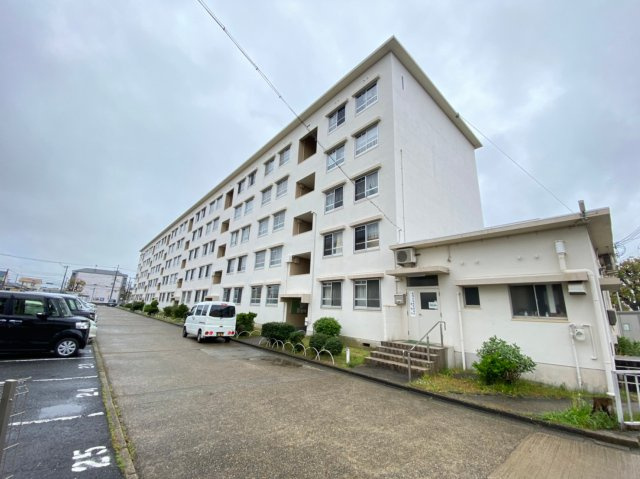 星陵台住宅１号棟の外観
