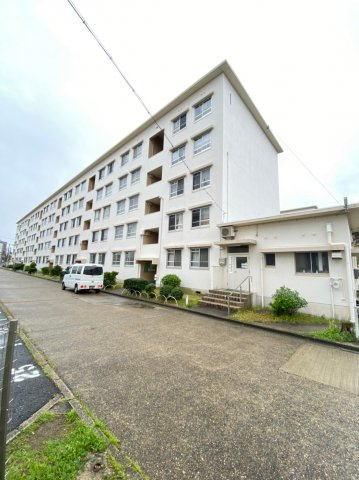 星陵台住宅１号棟の外観