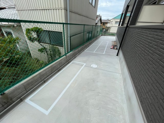 ジーメゾン垂水の駐車場
