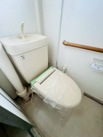 新多聞第3住宅211号棟のトイレ