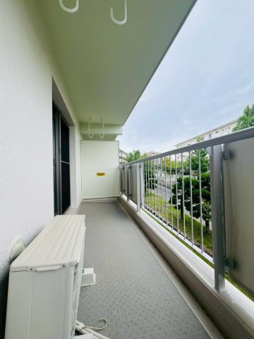 新多聞第3住宅211号棟のバルコニー