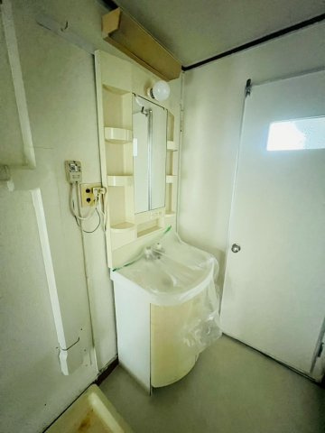 新多聞第3住宅211号棟の洗面所