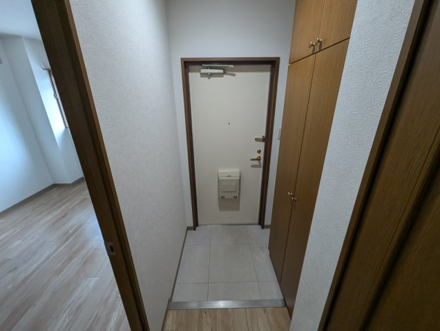 カルフールの玄関