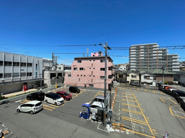 滝つじハイツの駐車場