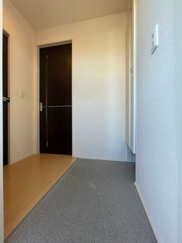 滝つじハイツの玄関