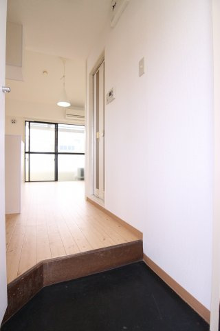 サンビレッジ塩屋の玄関