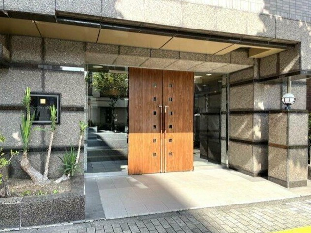 ルーブル白金高輪のエントランス
