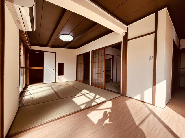東垂水町戸建の居間・リビング
